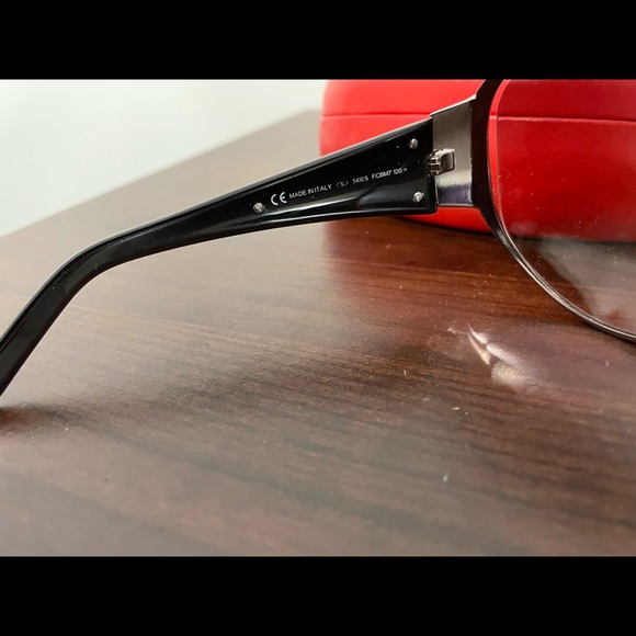 Authentic Valentino sunglasses. Style #5451 w original case and cleaning cloth. - Picture 8 of 9